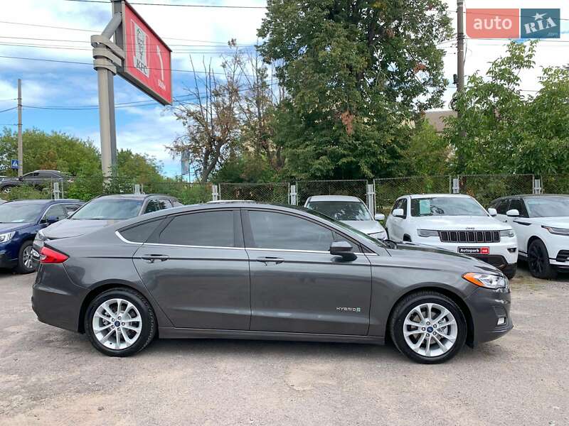 Седан Ford Fusion 2018 в Виннице