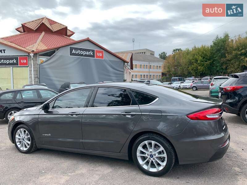 Седан Ford Fusion 2018 в Виннице