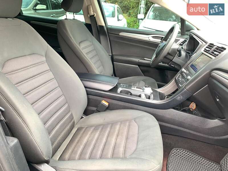 Седан Ford Fusion 2018 в Виннице