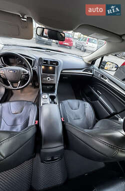 Седан Ford Fusion 2017 в 