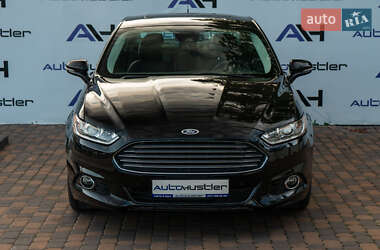 Седан Ford Fusion 2015 в 