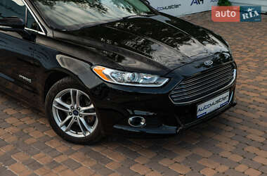 Седан Ford Fusion 2015 в 