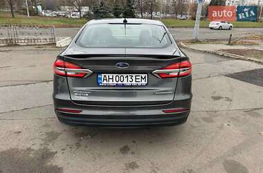 Седан Ford Fusion 2019 в 