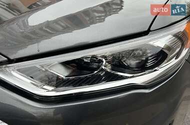 Седан Ford Fusion 2019 в 