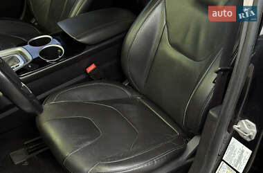 Седан Ford Fusion 2013 в 
