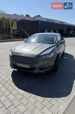 Седан Ford Fusion 2013 в 