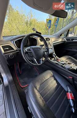 Седан Ford Fusion 2013 в 