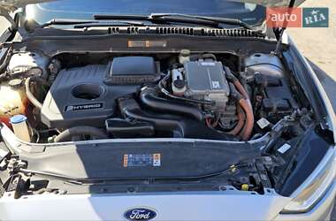 Седан Ford Fusion 2017 в 