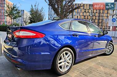 Седан Ford Fusion 2015 в 