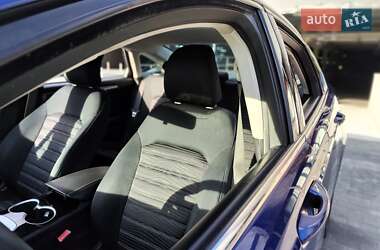 Седан Ford Fusion 2015 в 