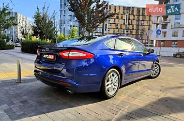 Седан Ford Fusion 2015 в 