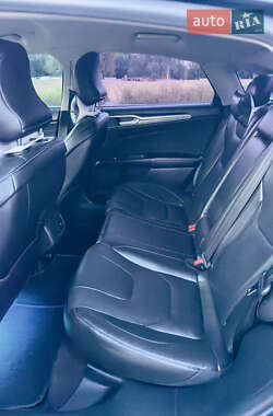 Седан Ford Fusion 2018 в 