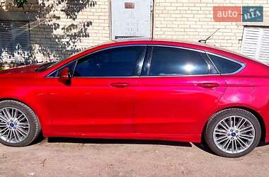 Седан Ford Fusion 2016 в 