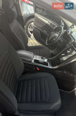 Седан Ford Fusion 2017 в 