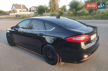 Седан Ford Fusion 2015 в 