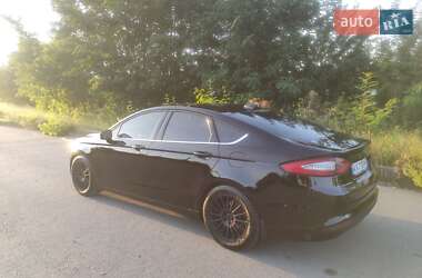 Седан Ford Fusion 2015 в 