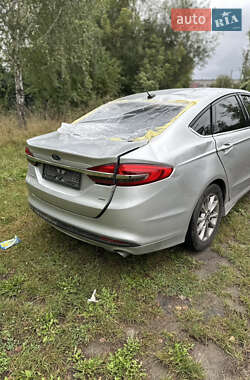 Седан Ford Fusion 2016 в 