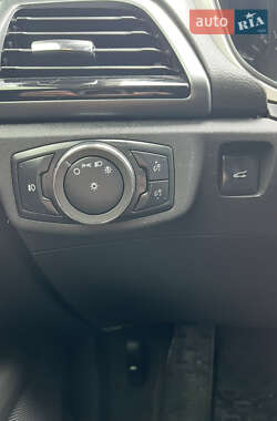 Седан Ford Fusion 2015 в 