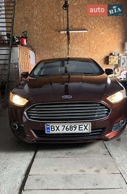Седан Ford Fusion 2015 в 
