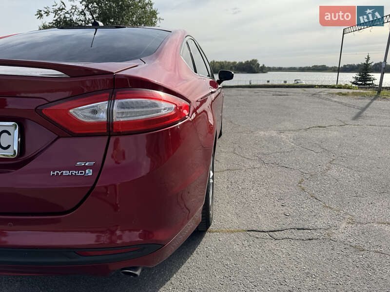 Седан Ford Fusion 2015 в Кременчуці