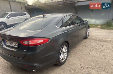 Седан Ford Fusion 2015 в 