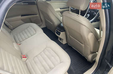 Седан Ford Fusion 2015 в 