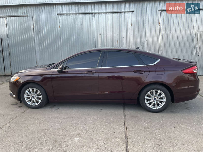 Седан Ford Fusion 2016 в Снігурівці