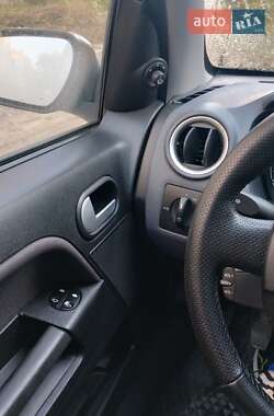 Хэтчбек Ford Fusion 2009 в 