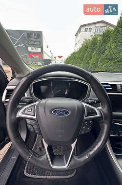 Седан Ford Fusion 2013 в Львове