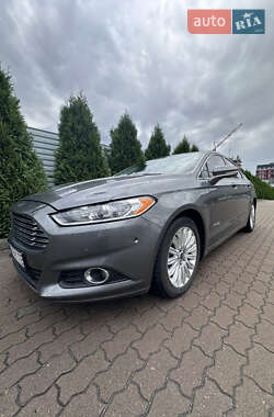 Седан Ford Fusion 2013 в 