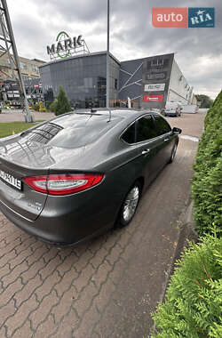 Седан Ford Fusion 2013 в Львове