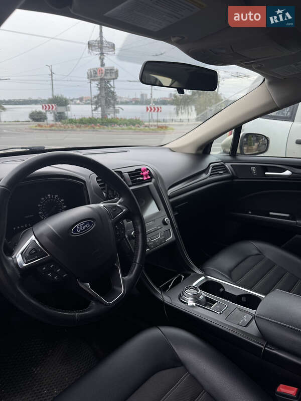 Седан Ford Fusion 2018 в Тернополі