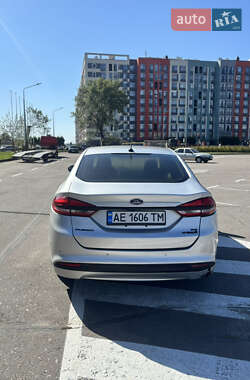 Седан Ford Fusion 2017 в 