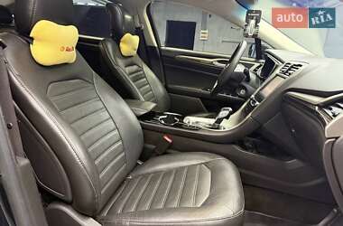 Седан Ford Fusion 2013 в 
