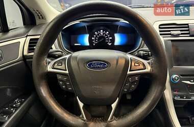 Седан Ford Fusion 2013 в 