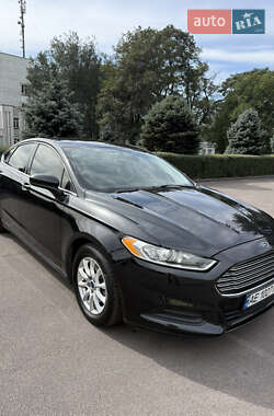 Седан Ford Fusion 2015 в 