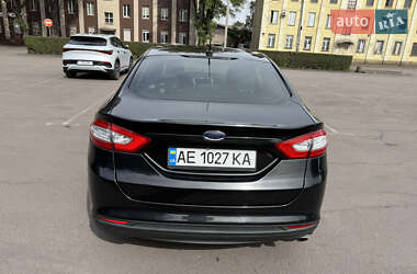 Седан Ford Fusion 2015 в 