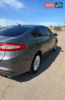 Седан Ford Fusion 2013 в 
