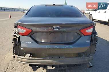 Седан Ford Fusion 2016 в 