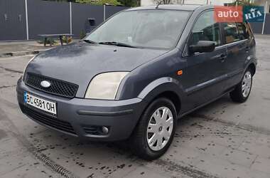 Седан Ford Fusion 2005 в Самборе