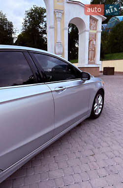Седан Ford Fusion 2014 в 