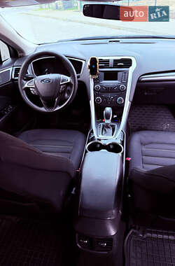 Седан Ford Fusion 2014 в 