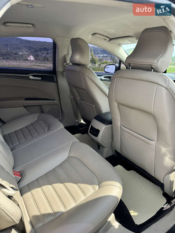 Седан Ford Fusion 2016 в Мукачевому