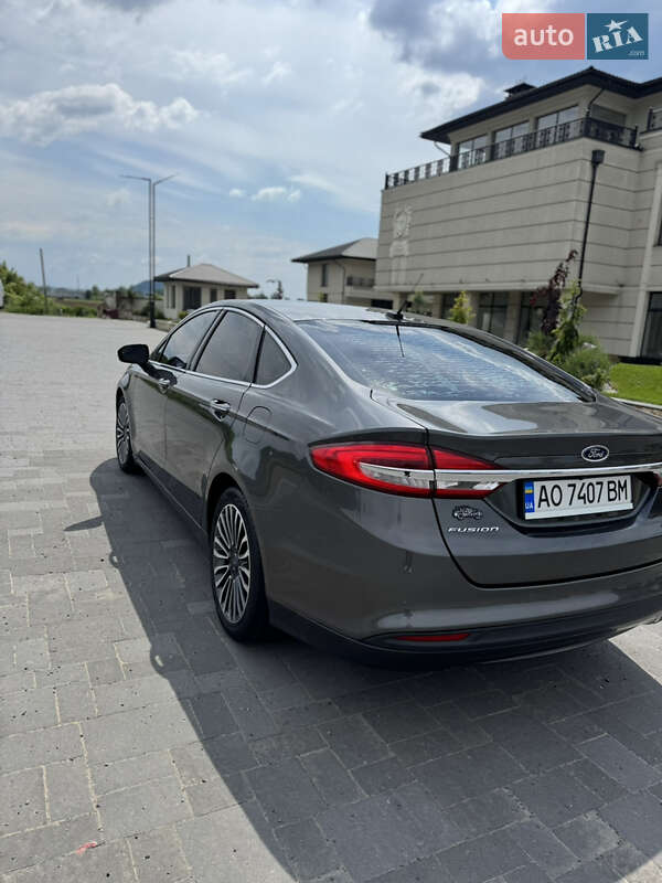 Седан Ford Fusion 2016 в Мукачевому