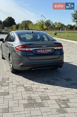Седан Ford Fusion 2017 в 
