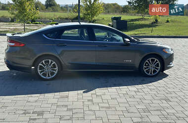 Седан Ford Fusion 2017 в 