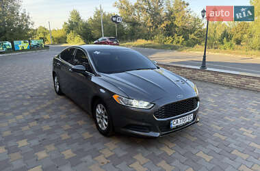 Седан Ford Fusion 2016 в 