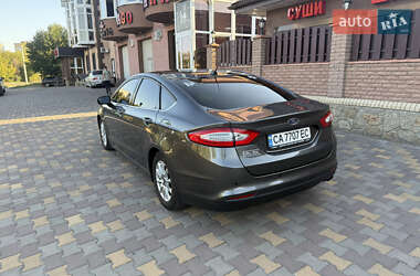 Седан Ford Fusion 2016 в 
