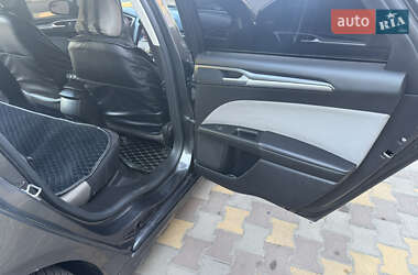 Седан Ford Fusion 2016 в 