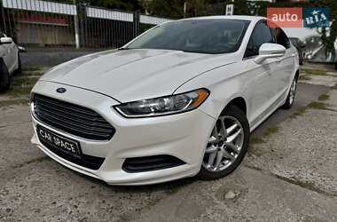 Седан Ford Fusion 2015 в 
